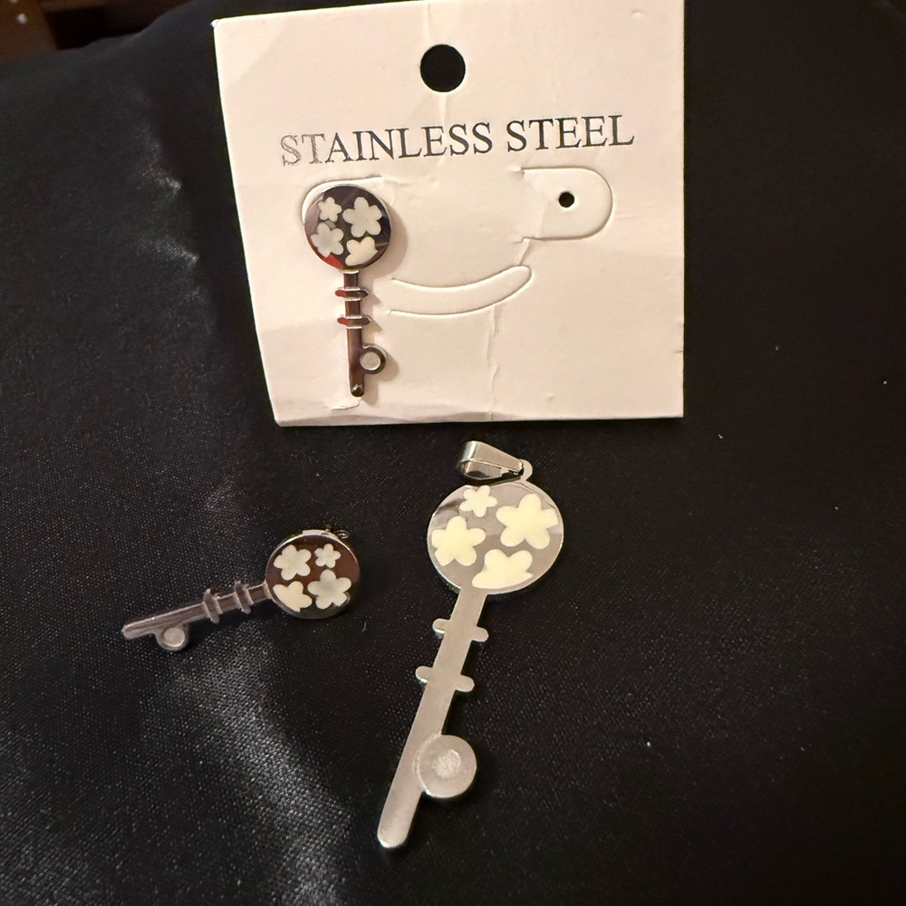 Stainless Steel Key Earrings and pendant